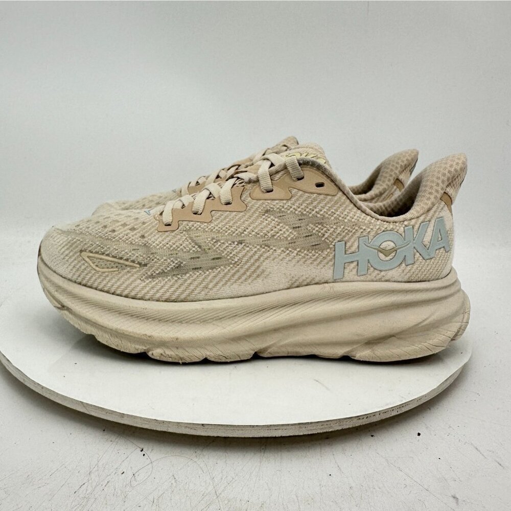 Hoka One One Clifton 9 Women Size 6.5B 1127896-SSEG Shifting Sand Eggnog Mesh